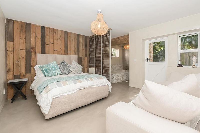 8 Bedroom Property for Sale in Hout Bay Western Cape